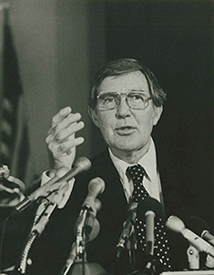 Mo Udall during his acceptance speech